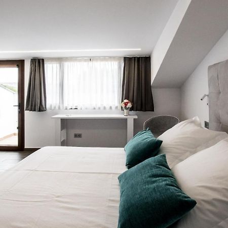Hotel Duque De Calabria 曼萨内拉 外观 照片