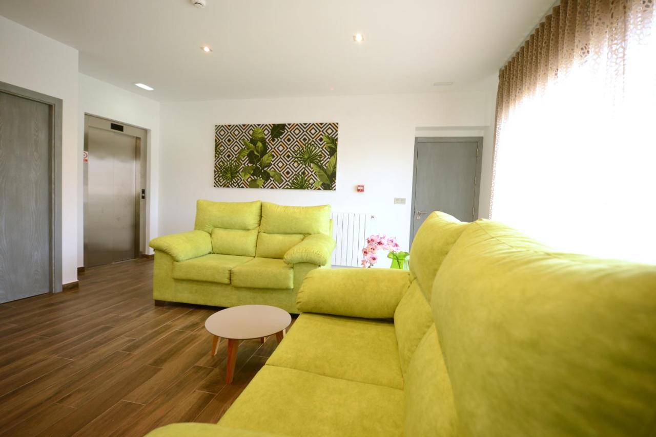 Hotel Duque De Calabria 曼萨内拉 外观 照片