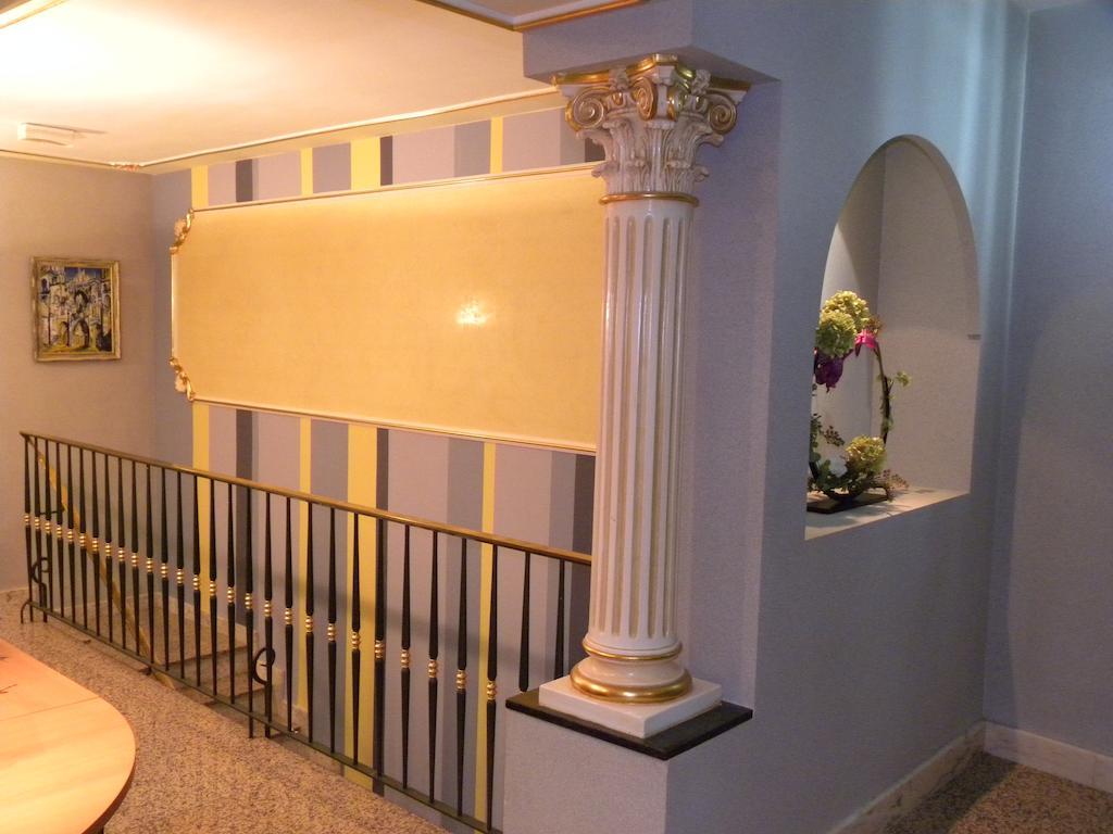 Hotel Duque De Calabria 曼萨内拉 外观 照片