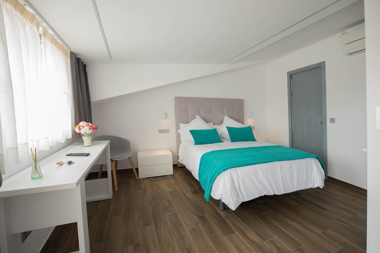 Hotel Duque De Calabria 曼萨内拉 外观 照片